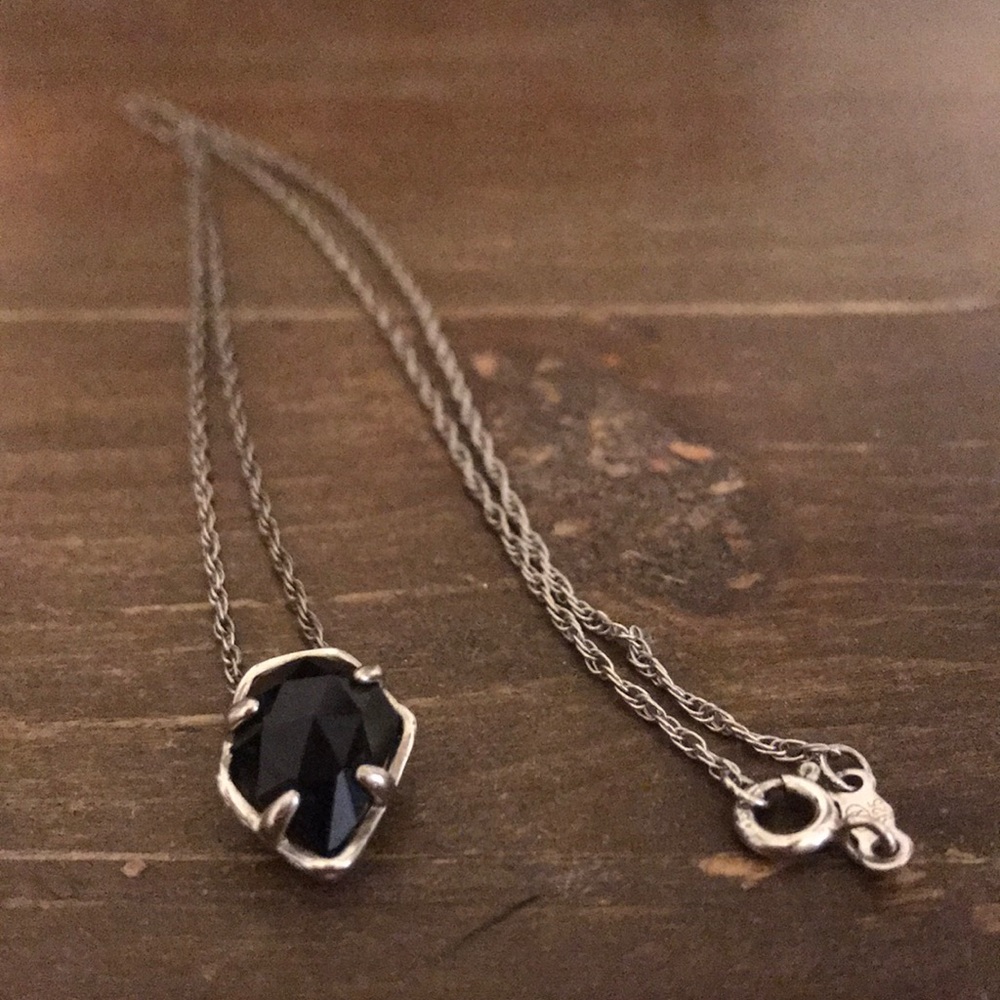 Black Kendra Scott necklace (chain included)